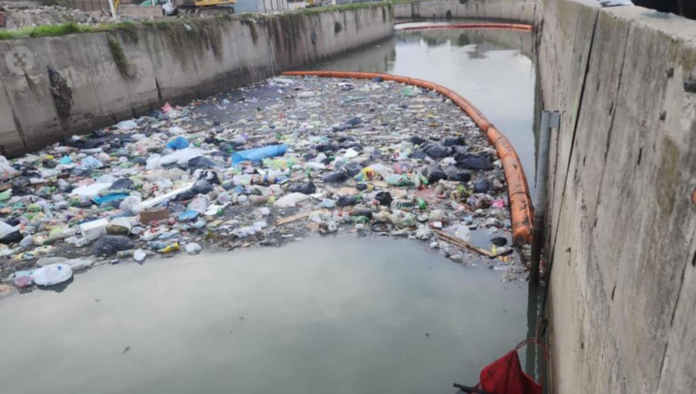 Las partes del cuerpo fueron halladas en el Arroyo del Rey, ubicado en Villa Fiorito / Foto: Prensa Policía.