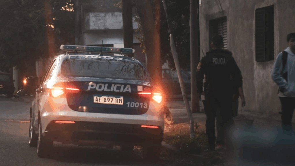 La Fiscalía de Instrucción de turno investiga las circunstancias del hecho y no descarta ninguna hipótesis. Los culpables siguen prófugos.