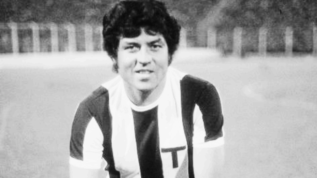 Fue uno de los jugadores más emblemáticos de la historia de Talleres y del fútbol cordobés.