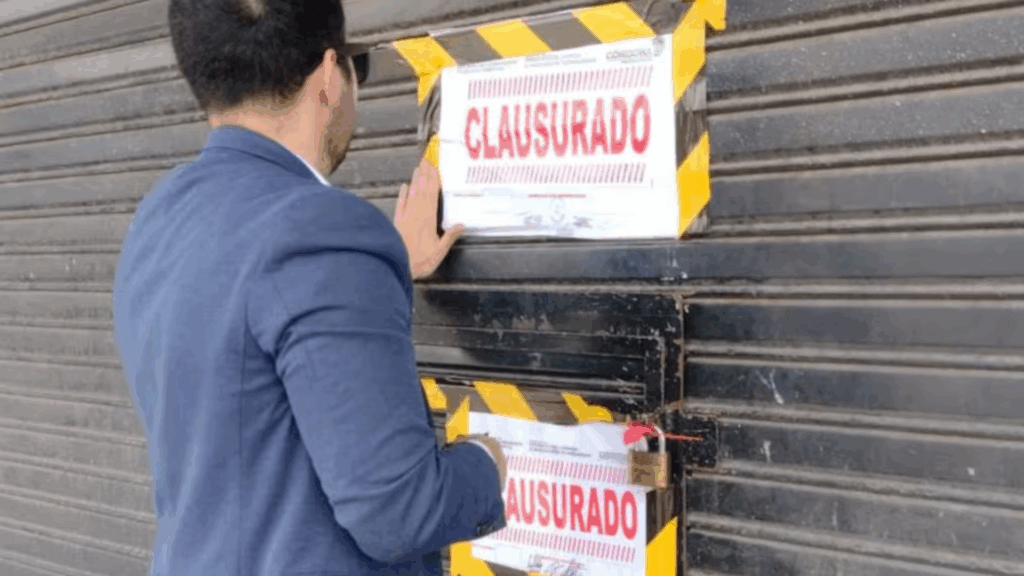 El operativo incluyó allanamientos y clausuras en distintos puntos de la provincia