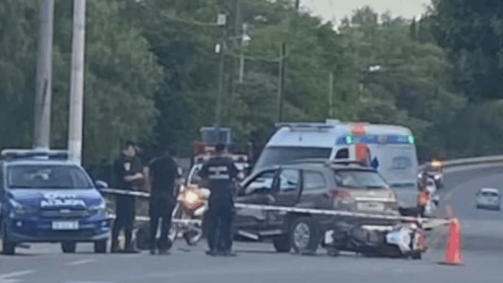 Debido al impacto, el joven quedó gravemente herido y fue trasladado de urgencia al Hospital Urrutia de Unquillo, pero falleció en el camino.