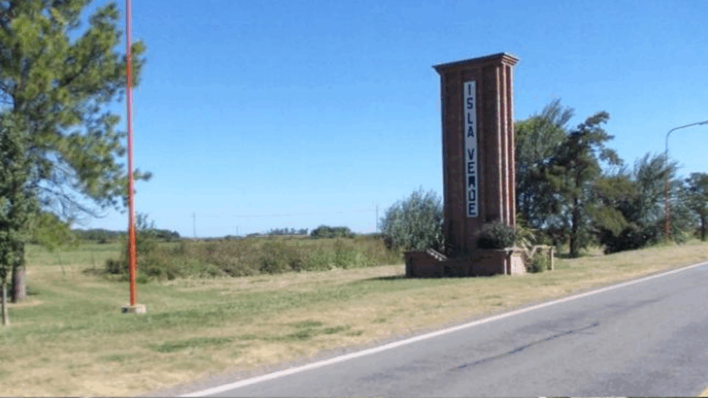 l accidente ocurrió en Isla Verde cuando una joven motociclista colisionó con un camión. Fue trasladada de urgencia tras perder la mano