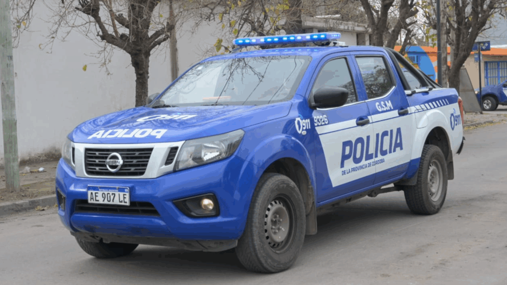 La Policía secuestró el material y lo remitió para su análisis. Por ahora, no está confirmado si los restos son de una persona.