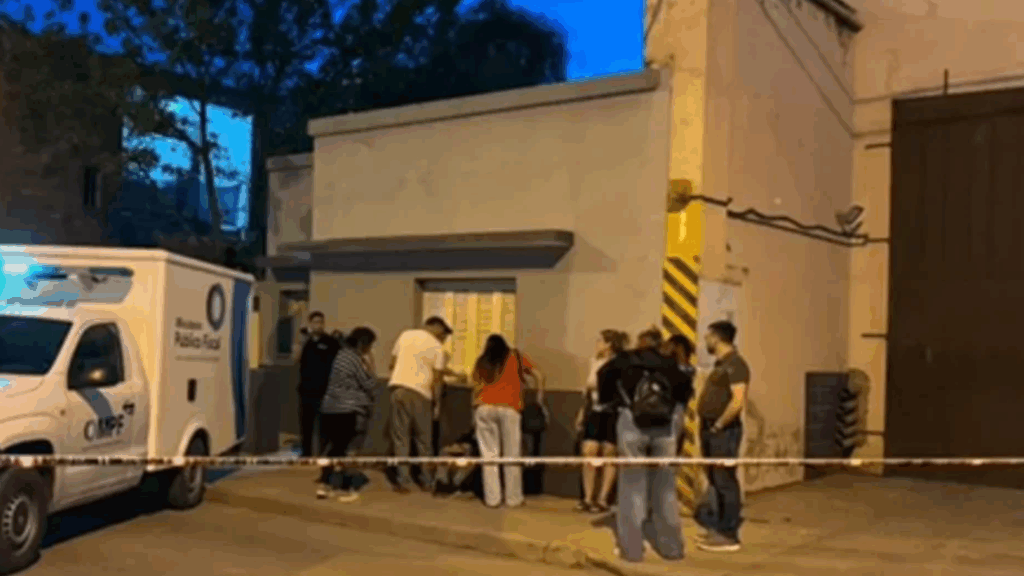 La Justicia concluyó que el acusado actuó sin comprender sus actos y ordenó su internación en un hospital psiquiátrico. El crimen de su madre había generado conmoción en Villa María por la brutalidad del ataque.