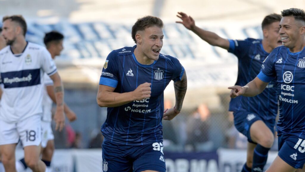 Vuelve luego de disputar una Temporada junto al Santos Laguna, donde disputó 22 partidos entre Liga MX y la League Cup.