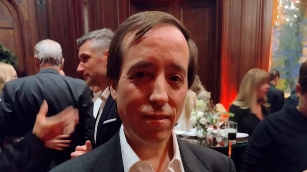 Hay cinco fotos clave.