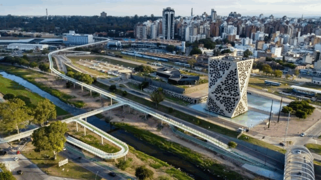 Por el feriado de Año Nuevo habrá cambios en el transporte, la recolección de residuos y la atención municipal en la ciudad de Córdoba