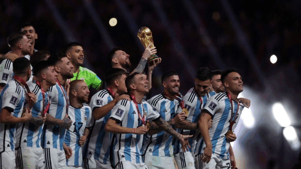 El vocero presidencial Manuel Adorni confirmó que la TV Pública garantizará la transmisión abierta del Mundial 2026 y que los derechos se gestionan mediante acuerdos con FIFA y financiamiento publicitario