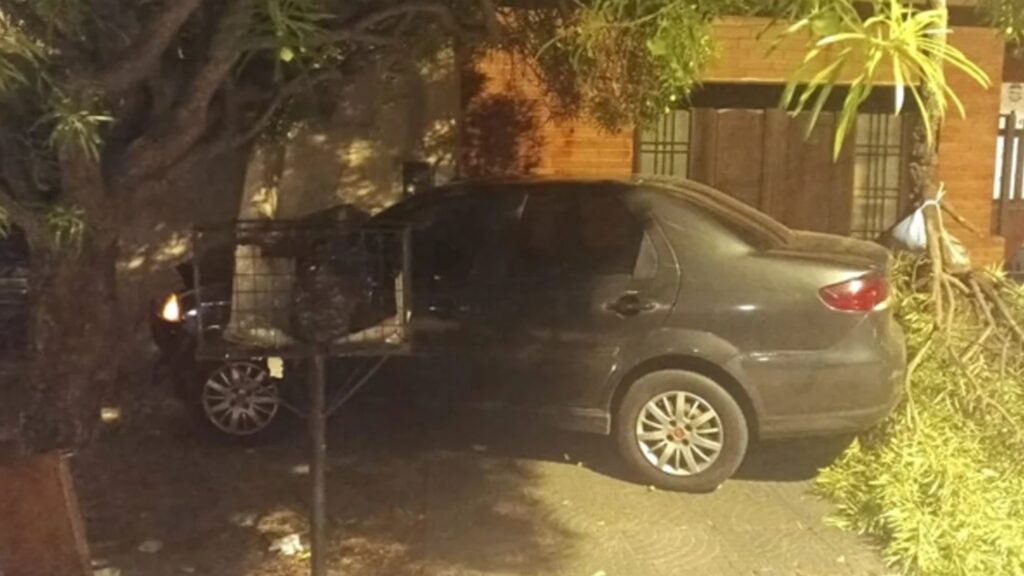 El conductor tiene 51 años y fue trasladado con politraumatismos al Hospital Tránsito Cáceres.