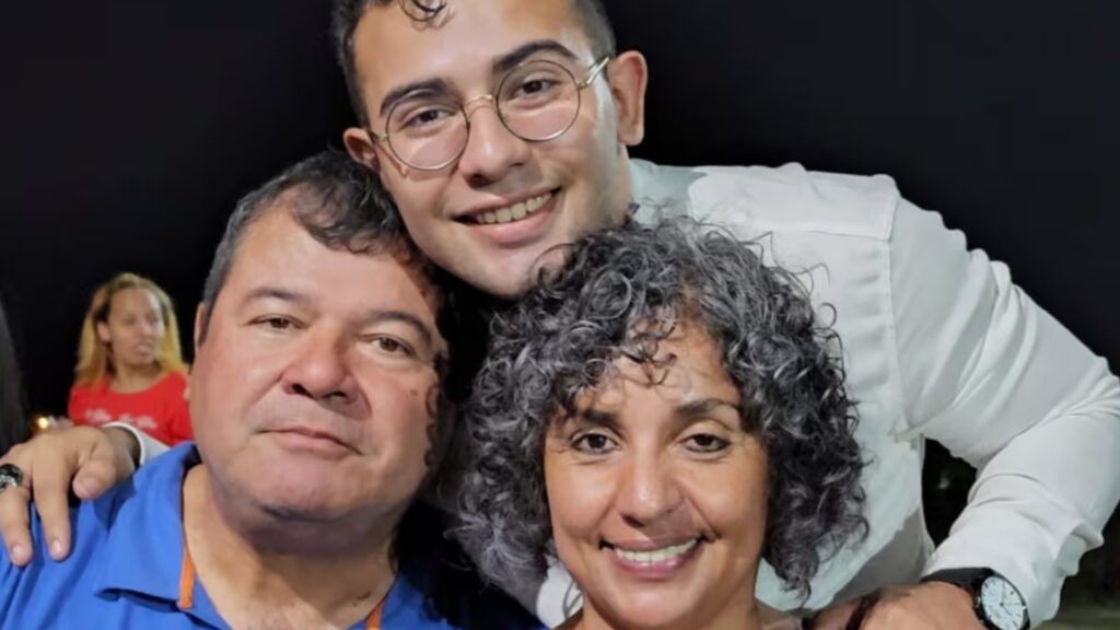 César Sena fue hallado culpable como autor del homicidio doblemente agravado por el vínculo y la violencia de género, mientras que sus padres fueron condenados como partícipes primarios.