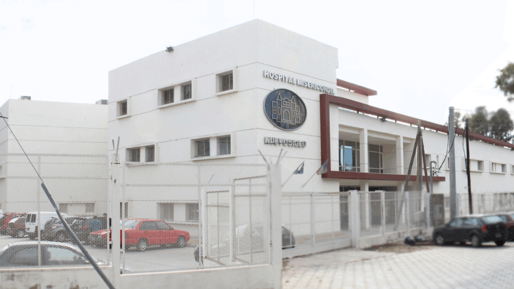 La víctima permanece internada en estado crítico mientras se intenta reconstruir el contexto en el que se produjo la agresión