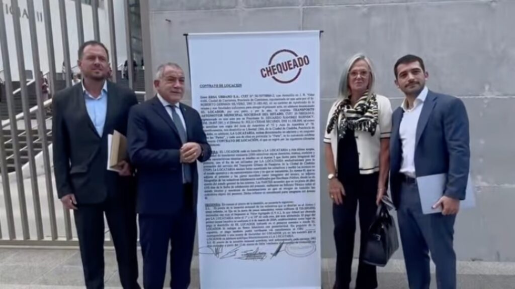 El senador y concejales opositores apuntan a un contrato entre TAMSE y ERSA por el alquiler de colectivos con presuntos sobreprecios millonarios y unidades fuera de servicio.