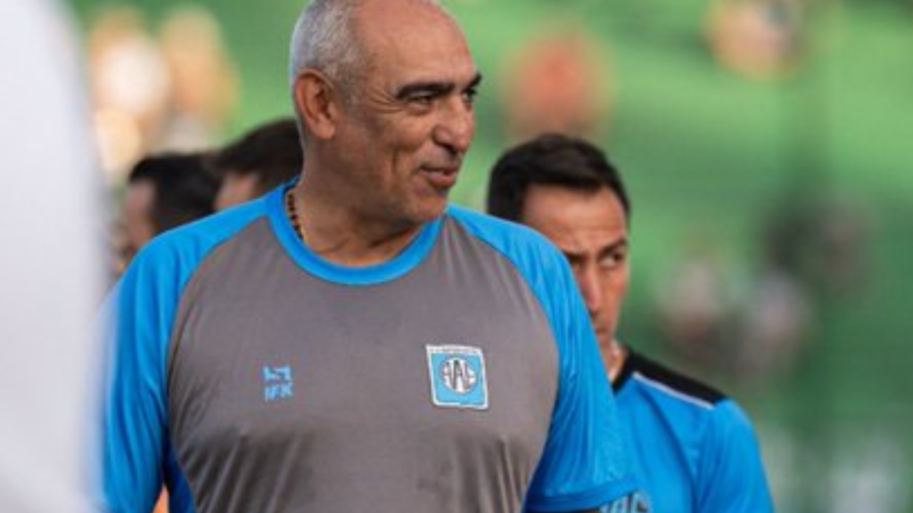 El entrenador dejó su cargo luego de la derrota ante Belgrano y el flojo arranque del equipo en el campeonato