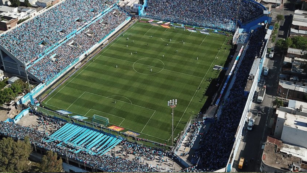Belgrano confirmó que aplicará el “Día del Club” para el clásico ante Talleres en Alberdi. Los socios deberán pagar un bono adicional para ingresar