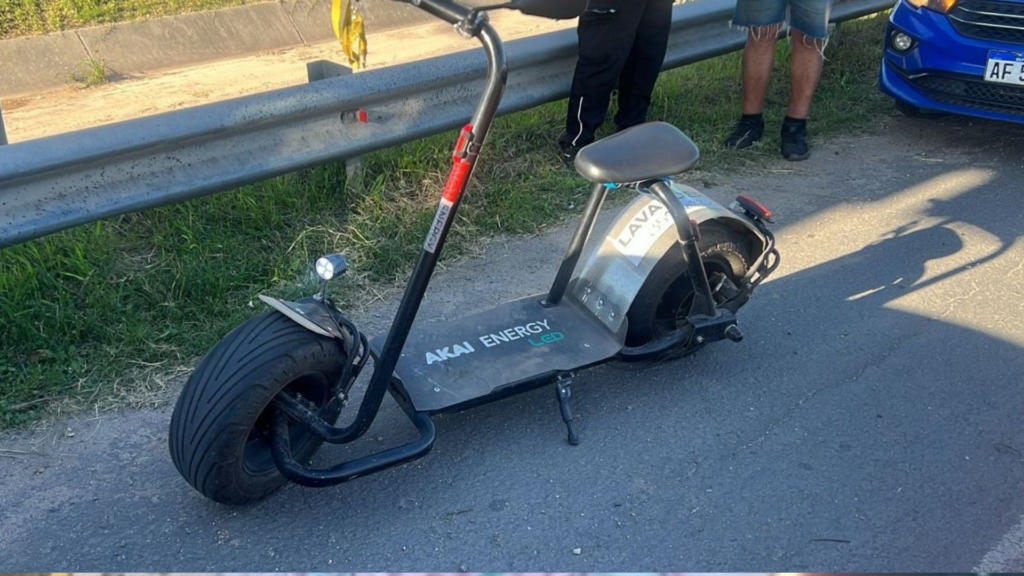 El conductor fue sancionado por circular en una vía donde las scooters eléctricas no están permitidas