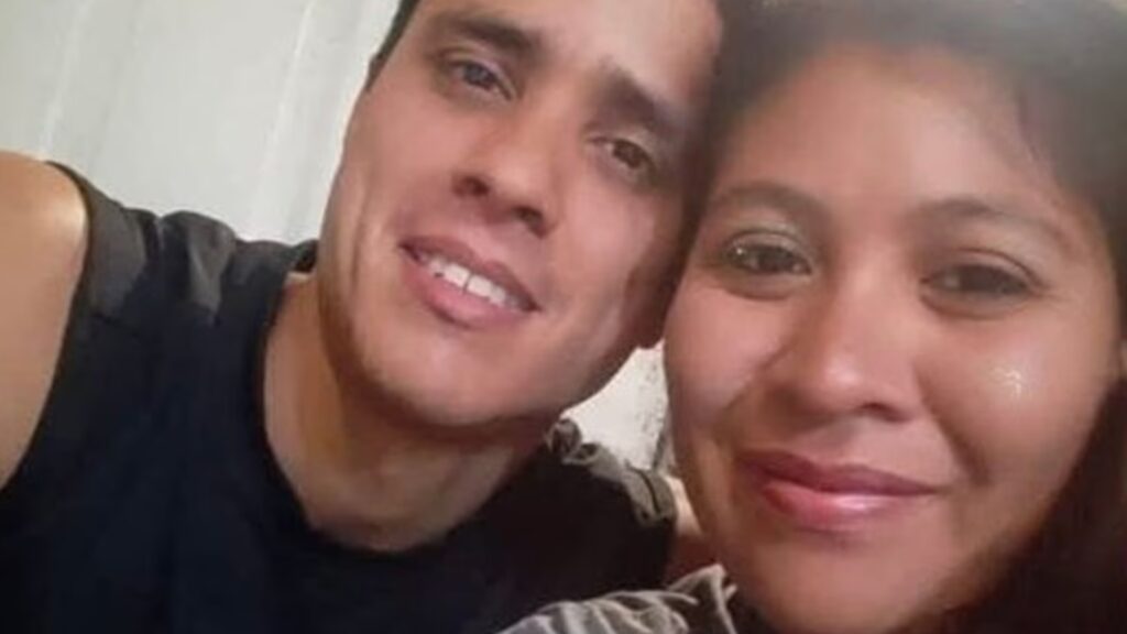 La Justicia avanzó con las detenciones luego de los resultados preliminares de la autopsia, que evidenciaron signos de violencia sostenida. Ambos están imputados por homicidio agravado por el vínculo.