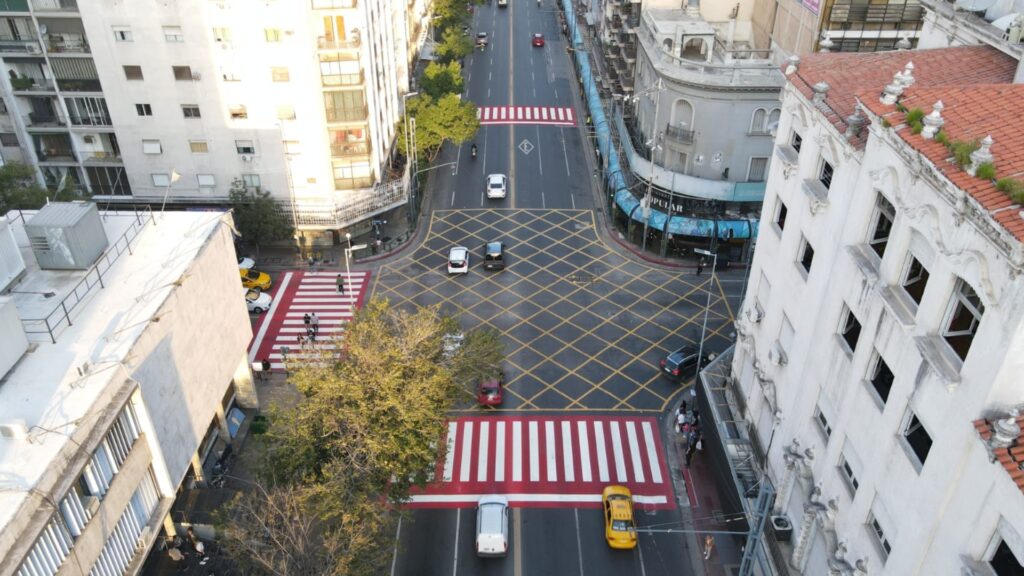 Habrá cortes parciales de tránsito en Colón y General Paz por obras de Ecogas