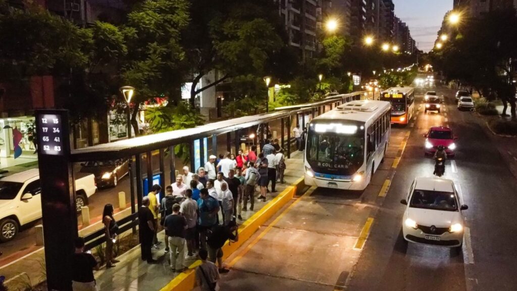 La Municipalidad informó cómo funcionarán el transporte, la recolección de residuos y otras prestaciones durante los feriados del 2 y 3 de abril.