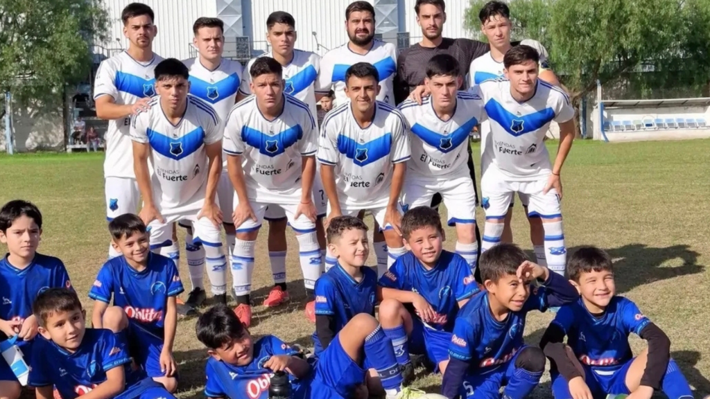 El líder venció 3-0 a Villa Siburu en la 8ª fecha y aprovechó el empate de Las Flores ante Avellaneda para quedar en soledad en la cima