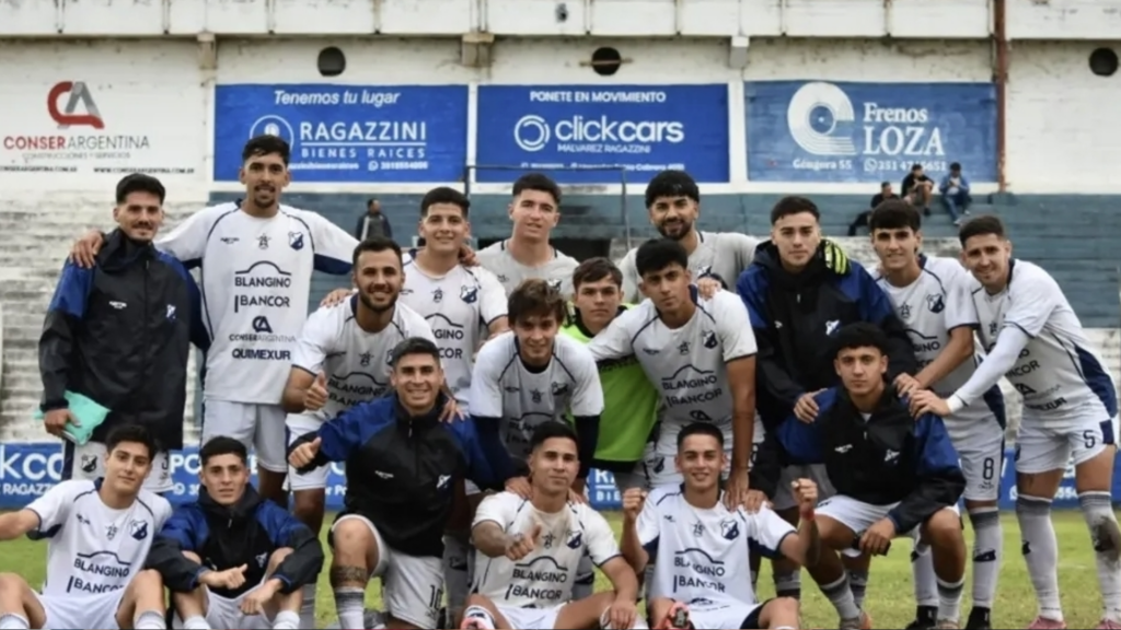 El líder General Paz Juniors venció a Huracán y se afirma en la cima, mientras que Universitario ganó con autoridad ante Unión San Vicente y no le pierde pisada. La fecha 8 dejó además tres empates en el resto de los encuentros