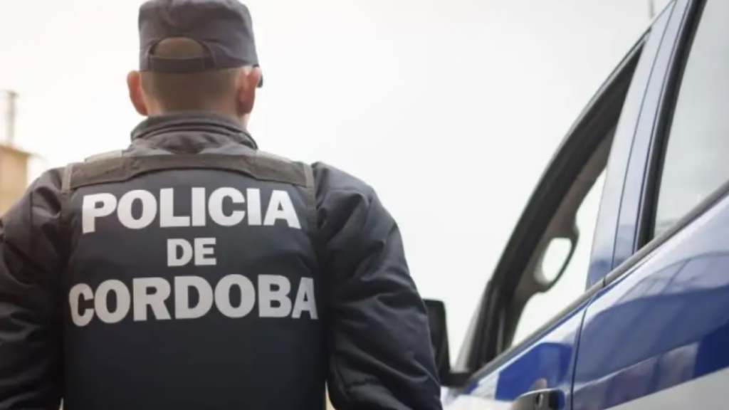 El hecho ocurrió en Arroyito: la víctima iba en moto, el conductor se habría fugado y luego fue detenido