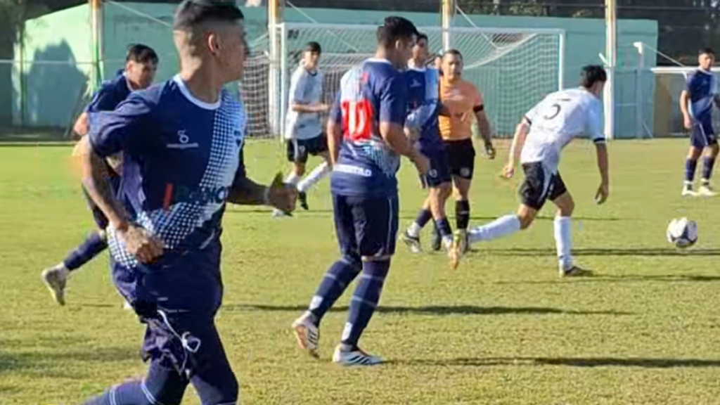 El líder del Torneo Santos Turza se consolidó en lo más alto tras la octava fecha, estirando a nueve unidades la diferencia sobre sus inmediatos perseguidores, Talleres y Cibi, en una jornada cargada de goles