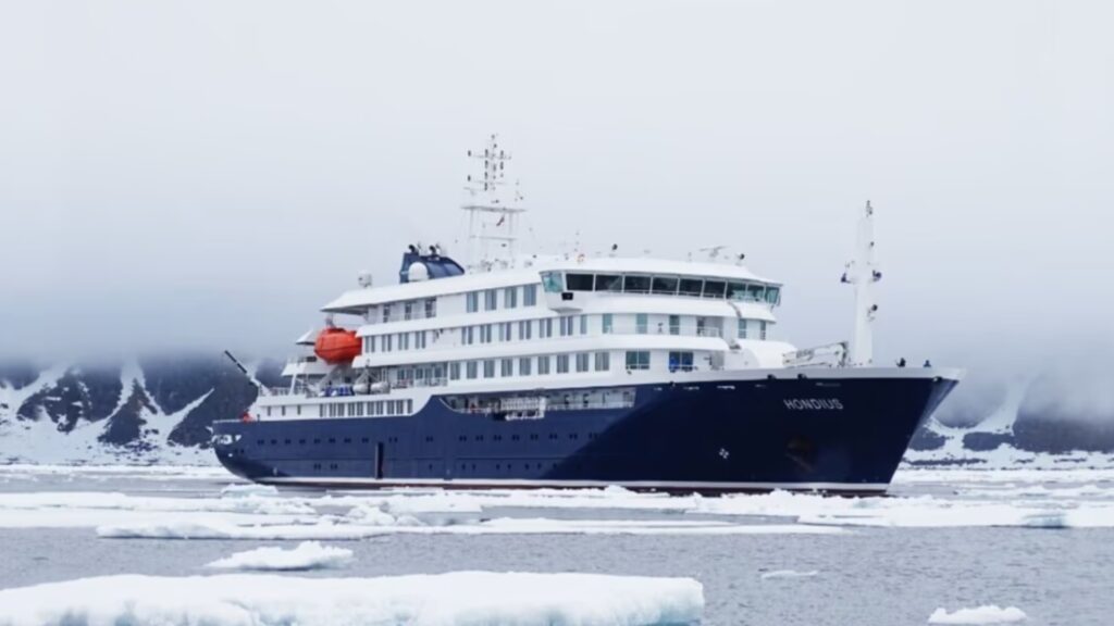 La embarcación MV Hondius reportó seis casos durante la travesía. La OMS coordina evacuaciones y seguimiento sanitario mientras continúan las investigaciones.