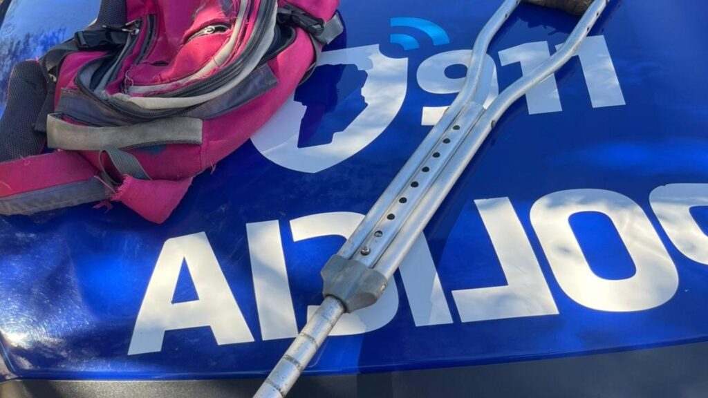 El sospechoso fue detenido en barrio Altos de La Calera tras el aviso de la propietaria. Presentaba una herida de bala previa que dificultaba su movilidad.
