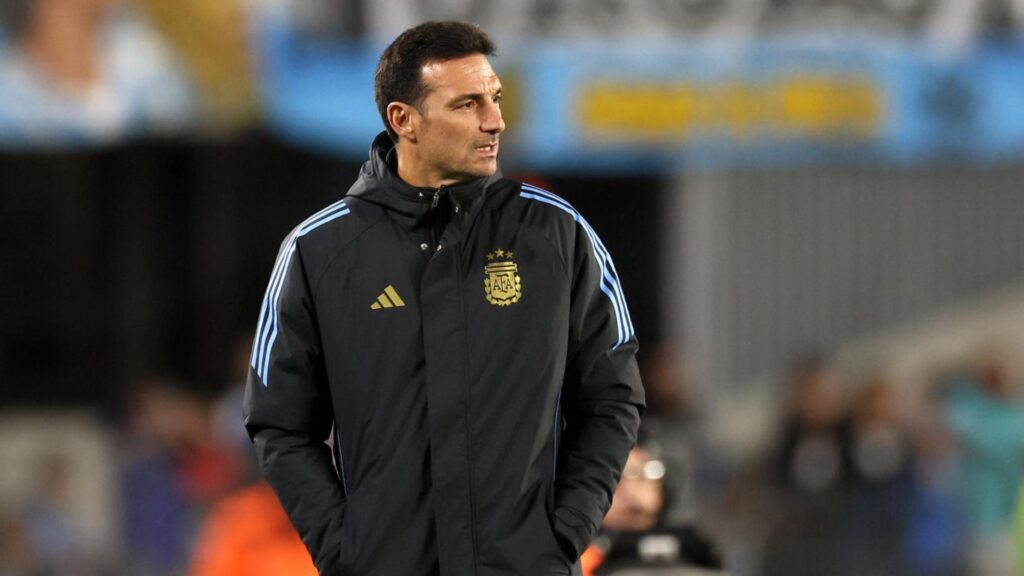 Con Lionel Messi a la cabeza, la Selección Argentina oficializó la nómina de jugadores que buscarán defender la corona en EEUU, México y Canadá. Cristian Romero, Julián Álvarez y Nahuel Molina lideran la representación de Córdoba en una lista que también incluye al ex Talleres, Facundo Medina.