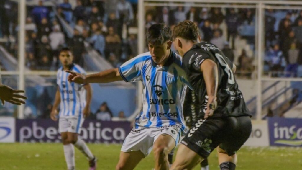 La Academia perdió 2-1 frente al conjunto salteño en el estadio Miguel Sancho por la fecha 13 de la Zona B de la Primera Nacional. Ricardo Centurión marcó el empate parcial, pero Francisco Borda convirtió de penal sobre el final tras una polémica sanción del árbitro Nahuel Viñas.