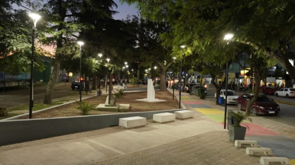 El crimen ocurrió durante la madrugada del domingo. Los sospechosos fueron detenidos en un hospital de Pilar mientras recibían atención médica por heridas de arma blanca.