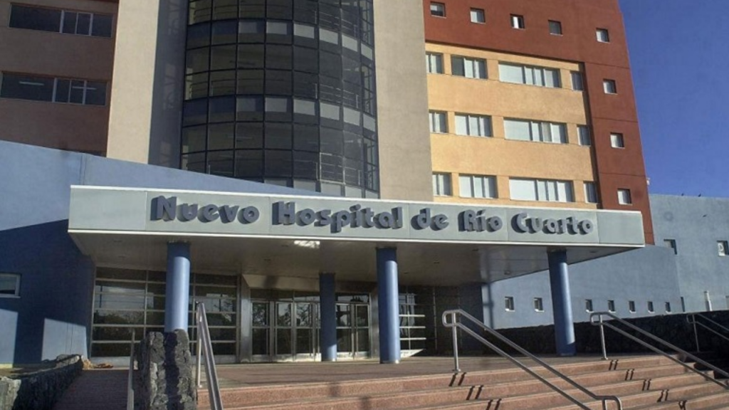 El adolescente tiene 15 años y sufrió quemaduras de primer y segundo grado en Río Cuarto. Habría intentado replicar un desafío con fuego y alcohol etílico