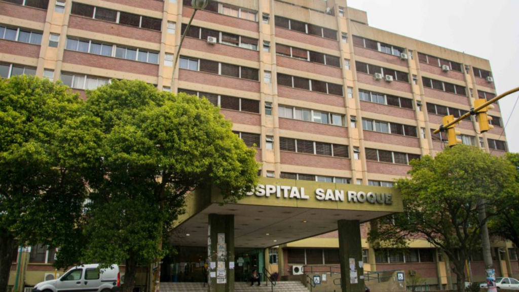 El hecho ocurrió en barrio Cofico. La víctima tenía 52 años, fue rescatada por Bomberos y murió horas después en el Hospital San Roque
