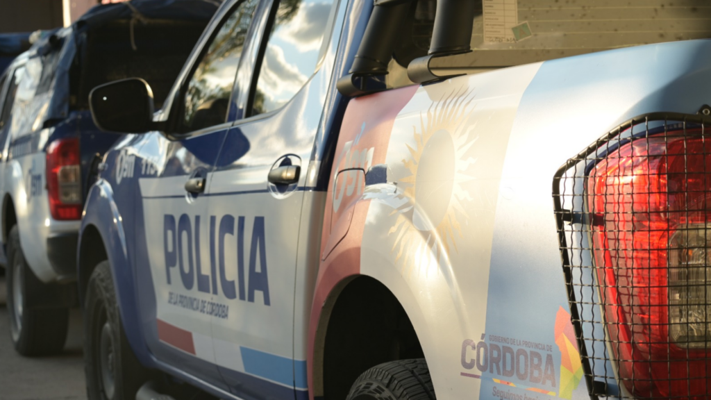 El siniestro ocurrió en barrio Lomas Sur, en Villa Allende. La mujer tenía 42 años, iba en moto y fue trasladada al Hospital de Unquillo, donde falleció