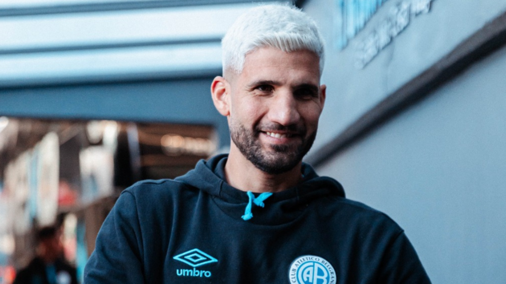 El defensor no sufrió un desgarro, pero tiene una fuerte contractura. Quiere estar ante River y Belgrano evaluará su evolución
