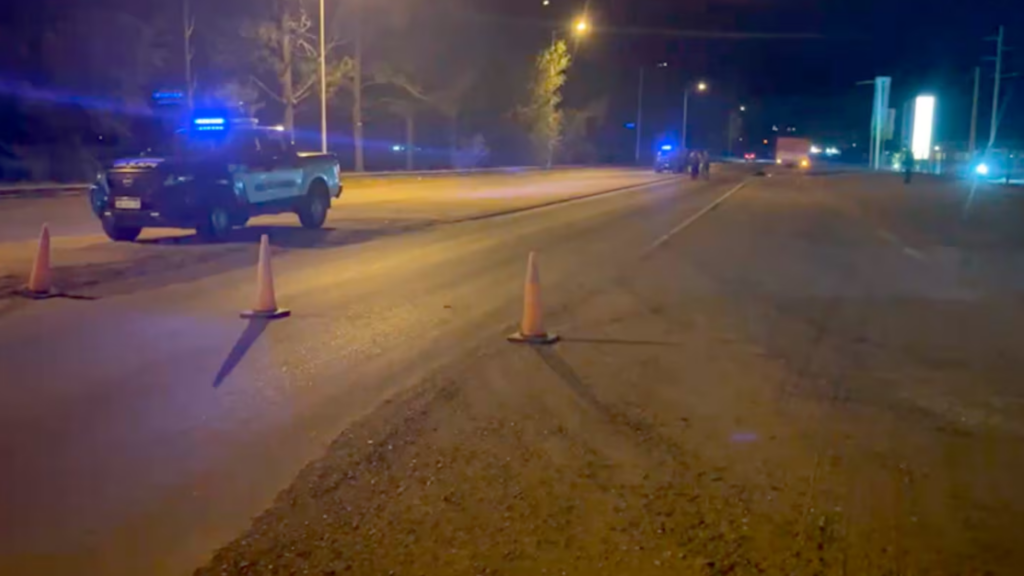 El siniestro ocurrió sobre la Ruta Nacional 35, cerca de Huinca Renancó. Investigan si el camionero se atragantó con un caramelo antes de perder el control