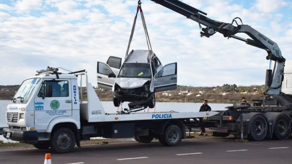 El hecho ocurrió en un cruce de rutas del sur provincial mientras una familia se trasladaba para acompañar a una integrante internada. La situación generó profundo impacto en su comunidad de origen.