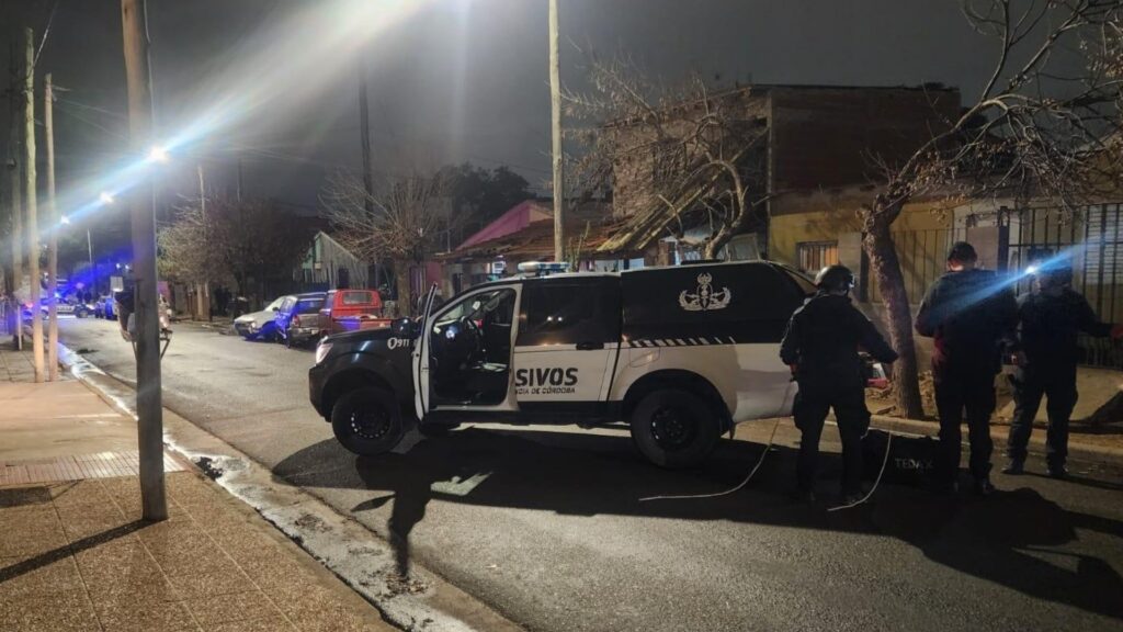 Un vecino encontró el elemento en la vía pública y alertó a la Policía. Personal especializado en Explosivos intervino en el lugar y procedió a su resguardo y secuestro.