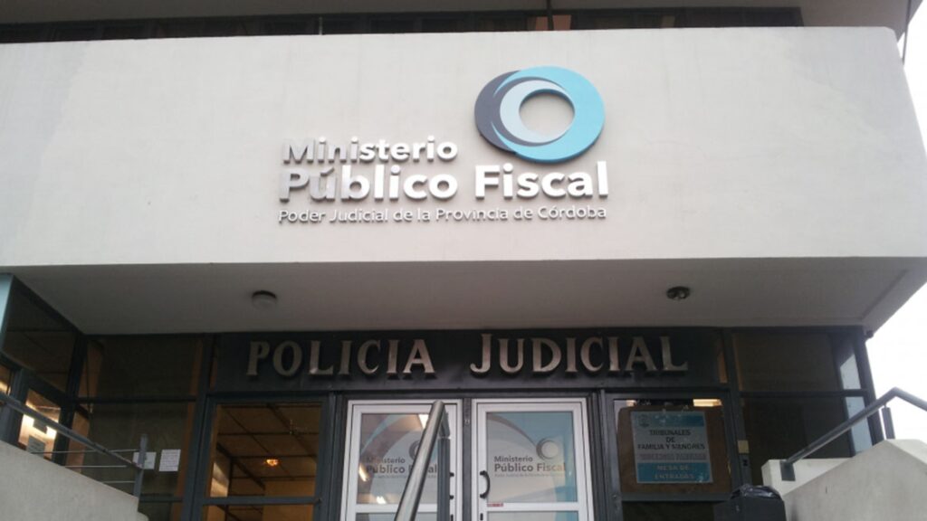 El niño fue trasladado de urgencia desde una vivienda de barrio El Rincón. Pese a los intentos de reanimación realizados por el personal médico, se confirmó su fallecimiento.