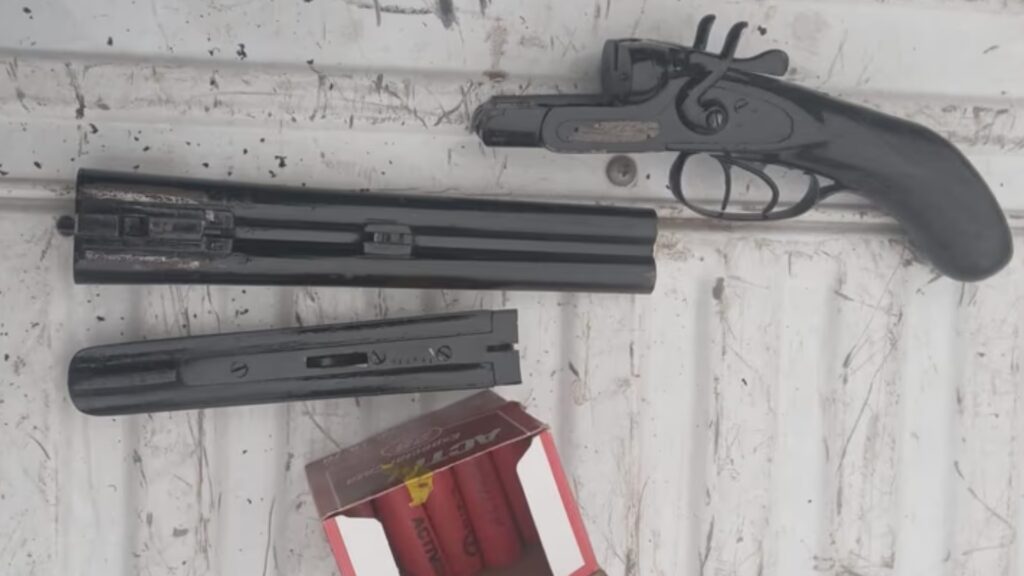 El ataque ocurrió durante la mañana de este miércoles cerca del colegio Juan XXIII. El presunto agresor fue detenido y la Policía secuestró una escopeta recortada.
