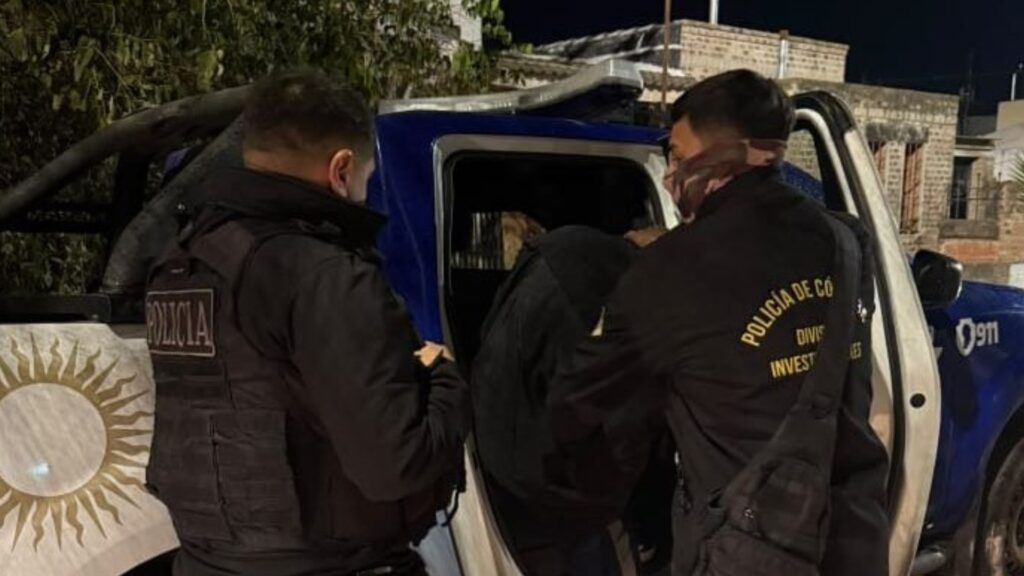Los procedimientos se desarrollaron en varias localidades y barrios de la provincia. La Policía secuestró automóviles, celulares, herramientas, electrodomésticos y otros elementos relacionados con causas por robo, hurto y estafa.