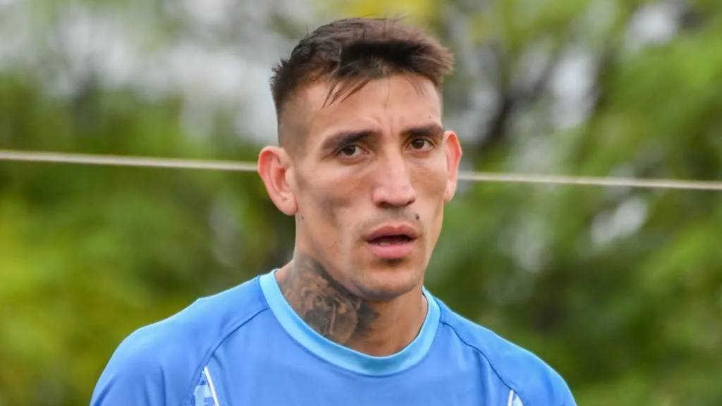 Racing de Córdoba iniciará acciones legales contra Ricardo Centurión por presunto incumplimiento contractual. El club le atribuye positivos en controles internos, una alcoholemia y reiteradas faltas disciplinarias