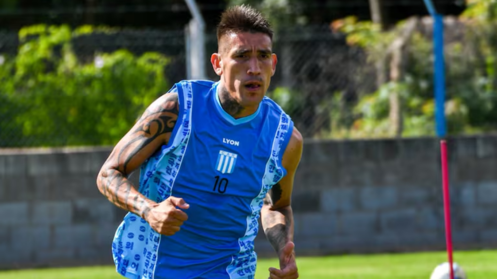 Racing de Córdoba decidió ponerle fin al ciclo de Ricardo Centurión en Nueva Italia. La salida del delantero no se habría dado de común acuerdo y cerró una etapa que había generado mucha expectativa, pero que duró apenas seis meses