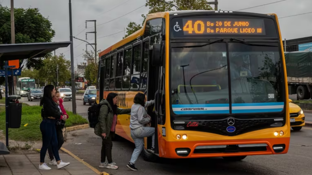 UTA anunció un paro nacional de colectivos por 24 horas para este viernes 14 de agosto. Si la medida se mantiene, Córdoba capital se quedará sin transporte urbano desde la medianoche