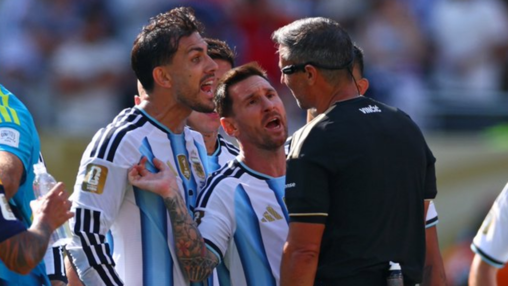 La FIFA sancionó a Leandro Paredes con 10 partidos y a Nahuel Molina con siete tras los incidentes posteriores a la final del Mundial 2026. Thiago Almada recibió una fecha y Roberto Ayala tres