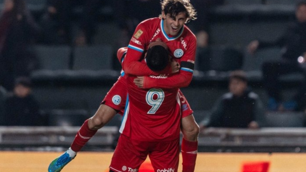 Belgrano tuvo una gran noche: venció 2-0 a Banfield y se metió entre los cuatro mejores de la zona B del Clausura