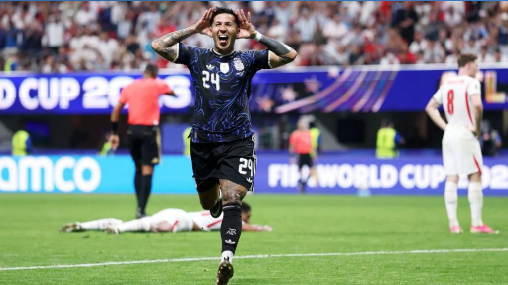 Manchester City acordó con Chelsea la compra de Enzo Fernández por más de 140 millones de euros. El campeón del mundo continuará su carrera en la Premier League y volverá a ser dirigido por Enzo Maresca