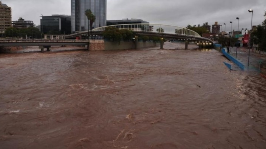 Más de 300 personas participarán de un ejercicio que recreará una emergencia hídrica en Villa Páez. Habrá evacuaciones simuladas, equipos de rescate y cortes temporales de tránsito